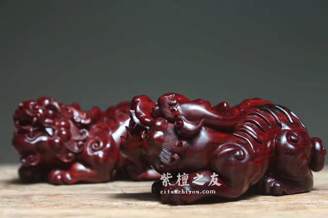 小叶紫檀精品欣赏：貔貅 招财避邪的一对瑞兽-1