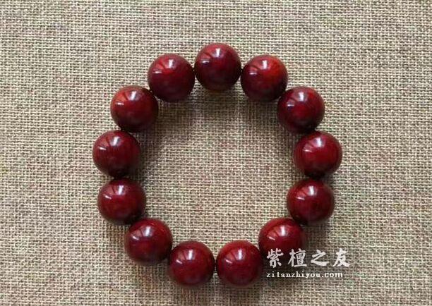 新手必知：小叶紫檀手串有3“怕”，玩家要当心！-1