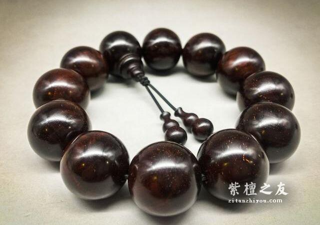 新手必知：小叶紫檀手串有3“怕”，玩家要当心！-2