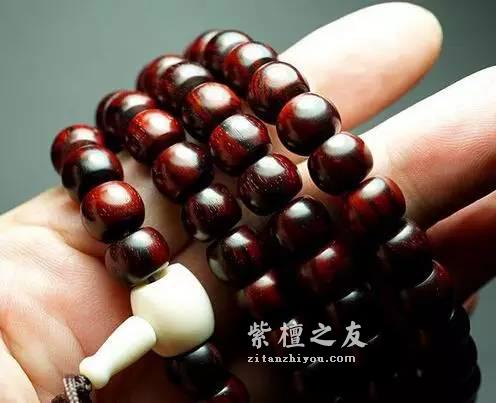 小叶紫檀手串需要上漆吗？小叶紫檀手串的盘玩效果