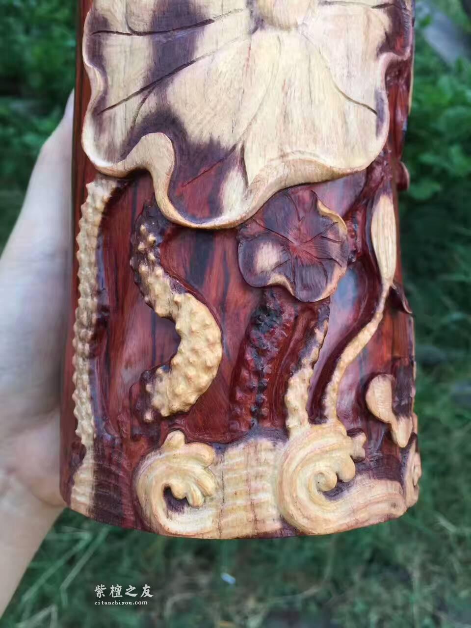 小叶紫檀笔筒《连年有余》手工制作白皮巧雕独具特色-1