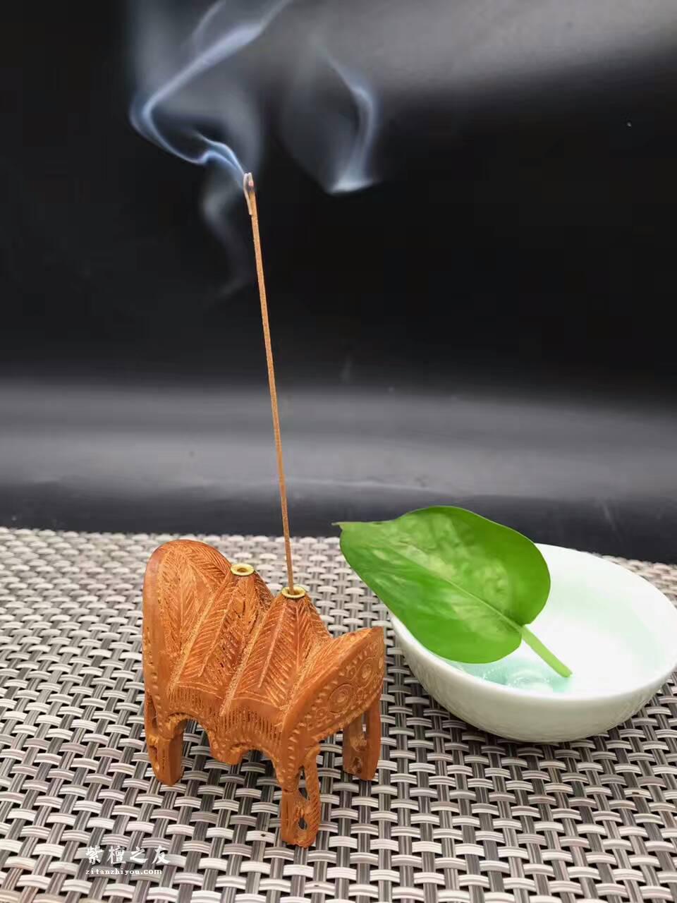 印度本土雕工老山檀香黑肉老料大象鞍香座-1