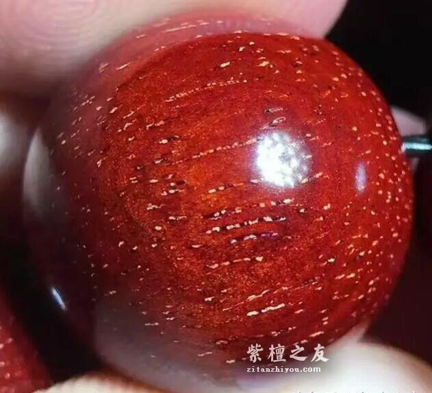 你还在为把小叶紫檀手串玩成黑球球而烦恼吗？看小编怎么做-4