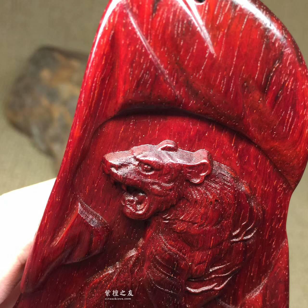 小叶紫檀木牌把件《虎啸风生》金星火焰纹树头瘤疤料驱魔辟邪-9