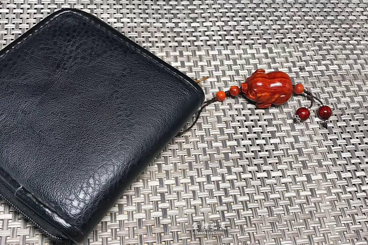 小叶紫檀吊坠《小猪》小巧玲珑可做包包挂件-9