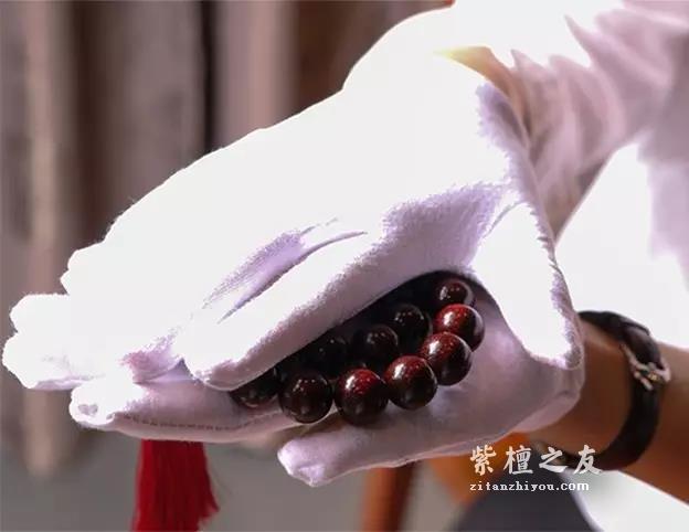 紫檀手串盘玩的正确方法及注意事项-5