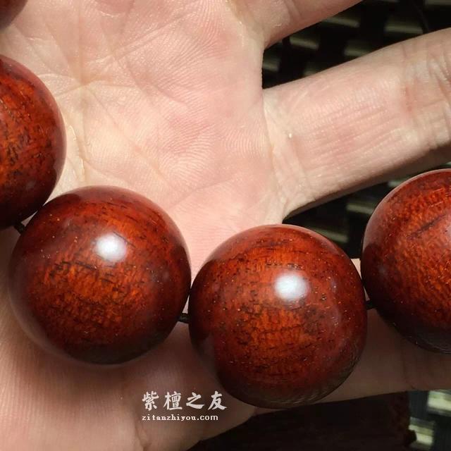 印度小叶紫檀手串牛毛纹里的黑色物质是什么？-7