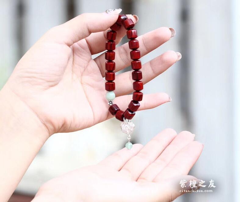 小叶紫檀【似荷莲】女士8mm桶珠手串 老料-3