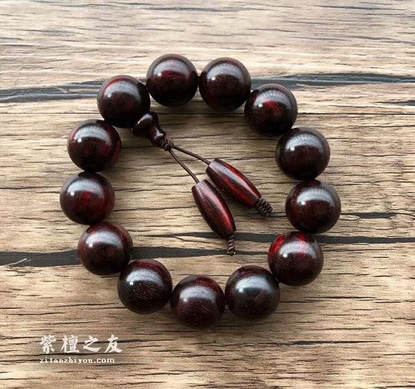 什么才是真正的极品小叶紫檀手串，你知道吗？-3