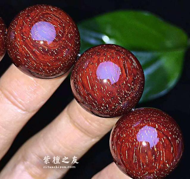 为什么我的小叶紫檀手串会变得乌突突的？-2