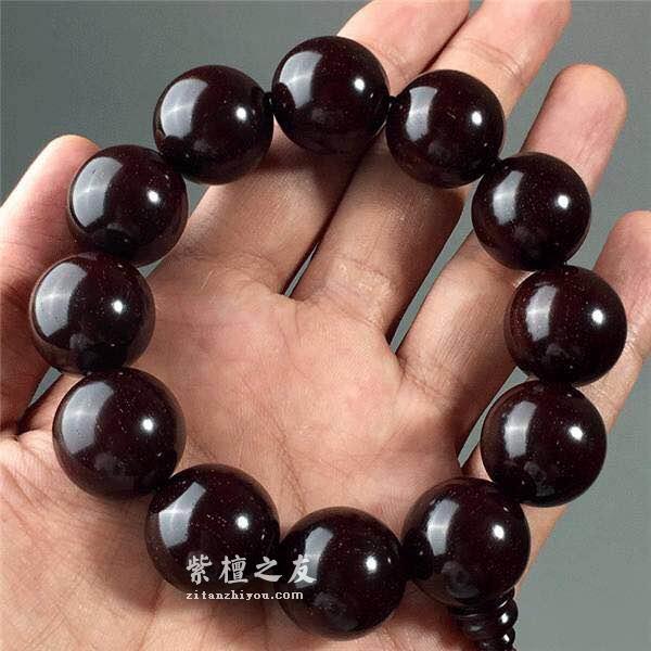 如何选择优质的小叶紫檀手串 小叶紫檀手串如何盘玩？-2