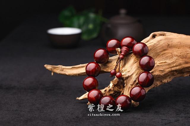 新手玩家注意了：所谓的老料小叶紫檀就是一个坑！-1