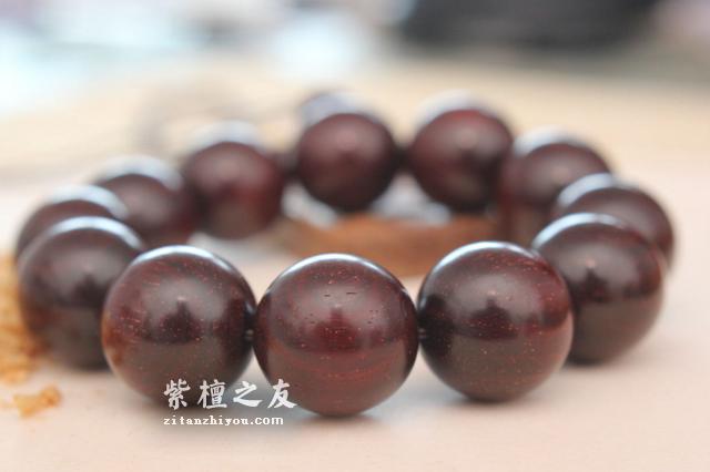 详解小叶紫檀的保养和盘玩方法，知道这些有好处！-4