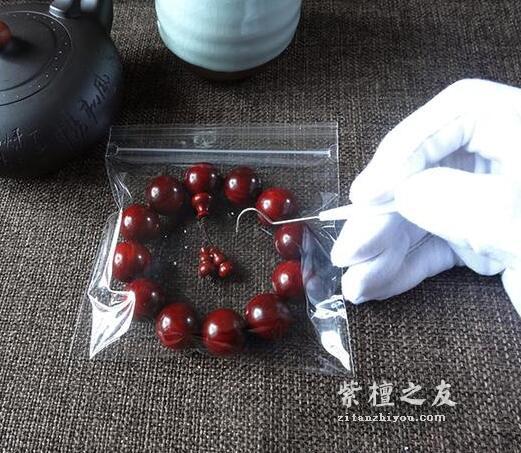 小叶紫檀手串盘玩保养“四步骤”-2