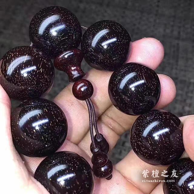 小叶紫檀上面的“金星”有蹊跷，挑选前先掌握辨别金星紫檀的技能-2