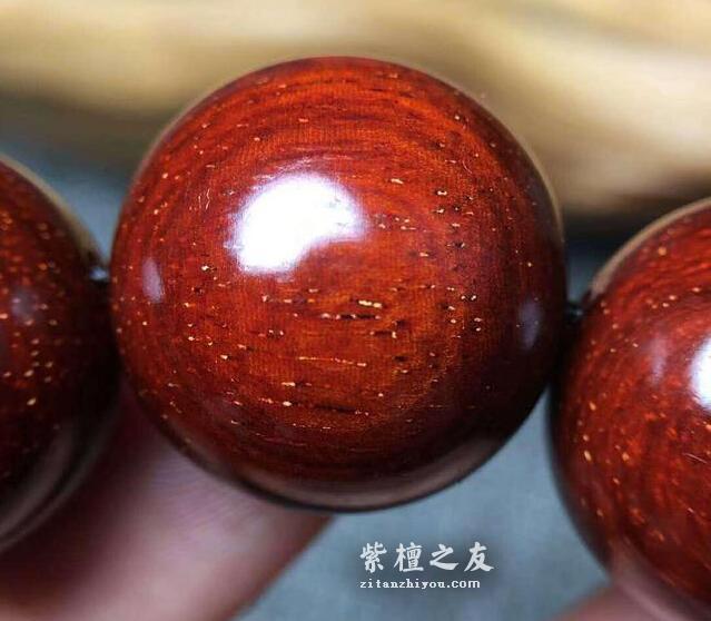 冬季气候干燥 小心你的紫檀手串开裂-3
