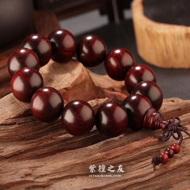 细说小叶紫檀的盘玩方法和在冬季保养的方法！-2