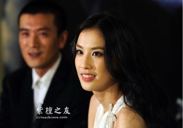 痴迷文玩的5大明星，成龙玩紫檀，而他什么都玩！-2