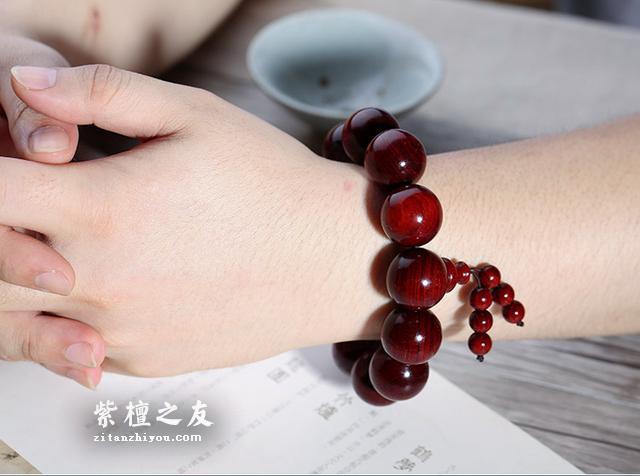 小叶紫檀的4大特征，第2点最明显，真假1眼就辨别！-3
