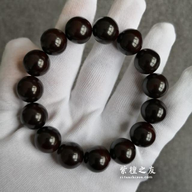 小叶紫檀应该如何盘玩？盘玩小叶紫檀的精髓是什么？-1
