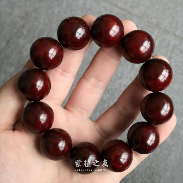 小叶紫檀应该如何盘玩？盘玩小叶紫檀的精髓是什么？-3