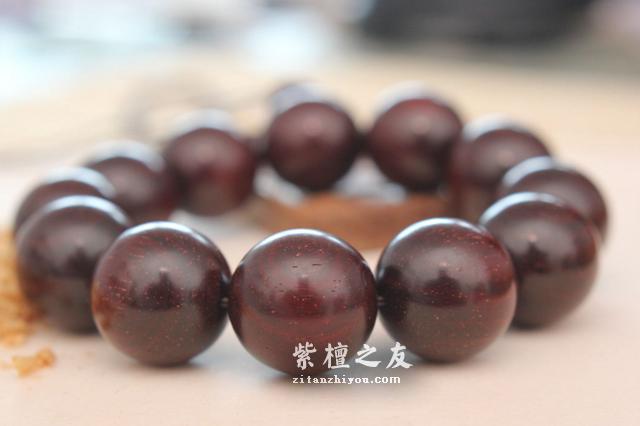 小叶紫檀应该如何正确的盘玩和保养？-5