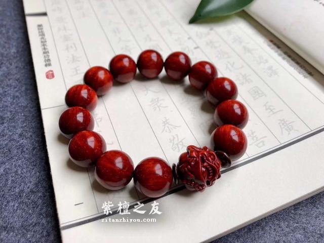 小叶紫檀手串夏天不能玩？学会这招你就能！-1