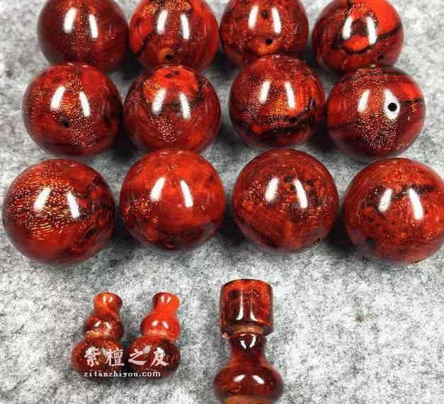 文玩天下告诉你；百年寸檀，十檀为什么九空？-1